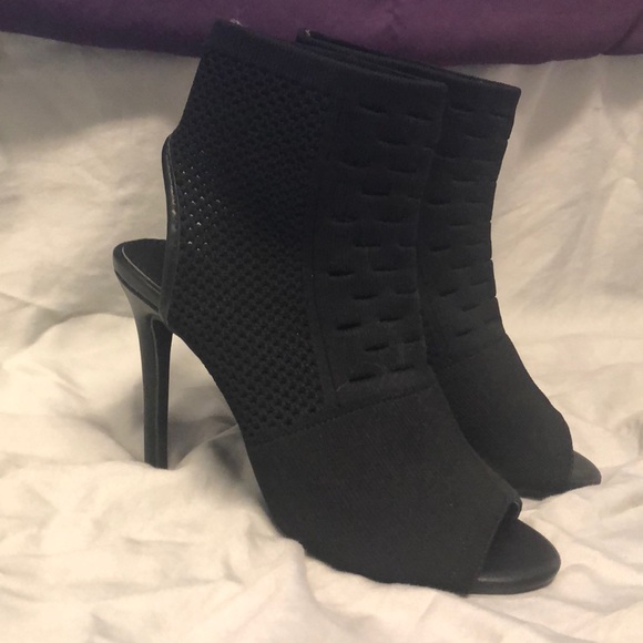 Black 2’ heels - Picture 2 of 2